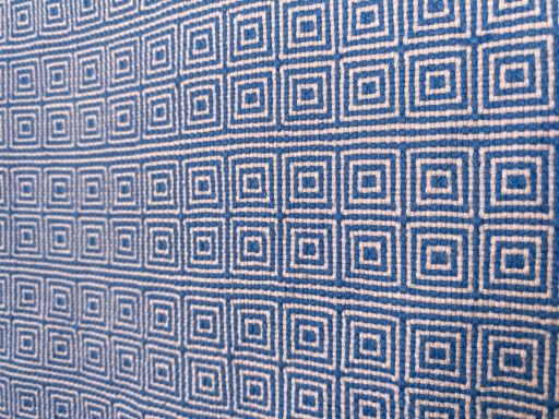 structure de tissage dense avec deux couleurs