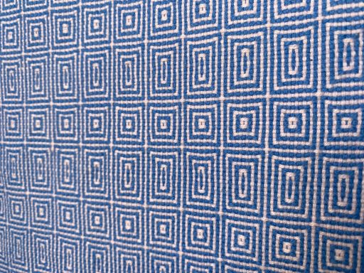 structure de tissage dense avec deux couleurs