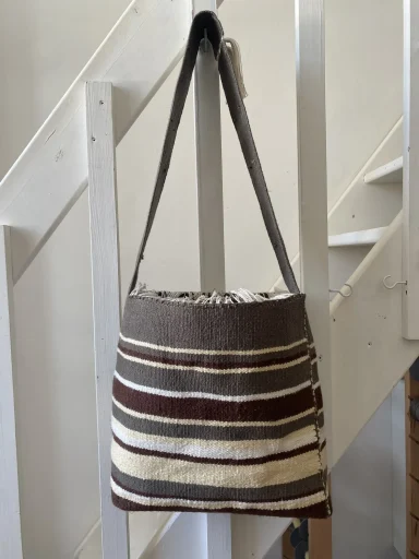 sac tissé en un seule morceau en tapisserie haute lice avec 4 couleurs de bande